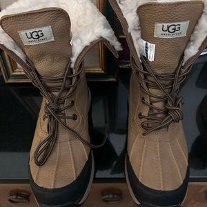 Women’s Ugg Waterproof Adirondack Boot size 10